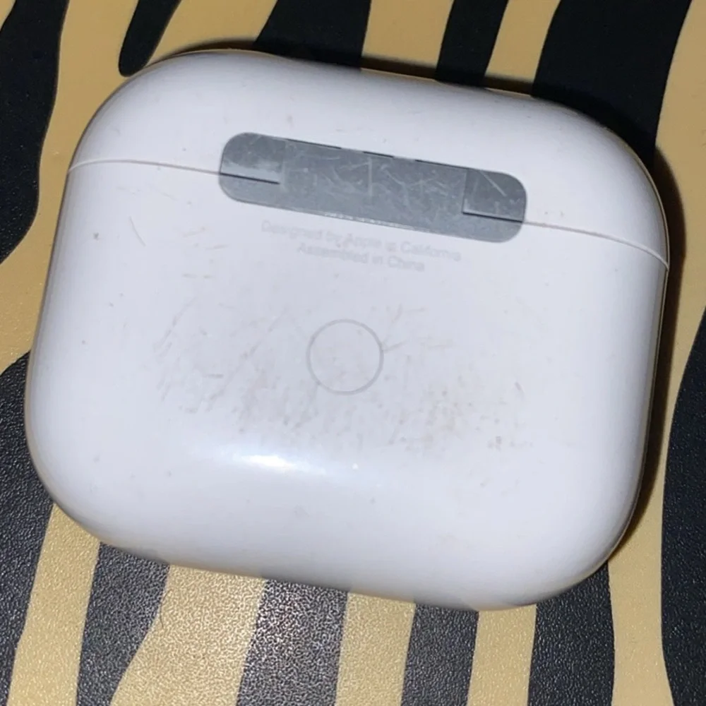 Apple White Wireless Earbuds